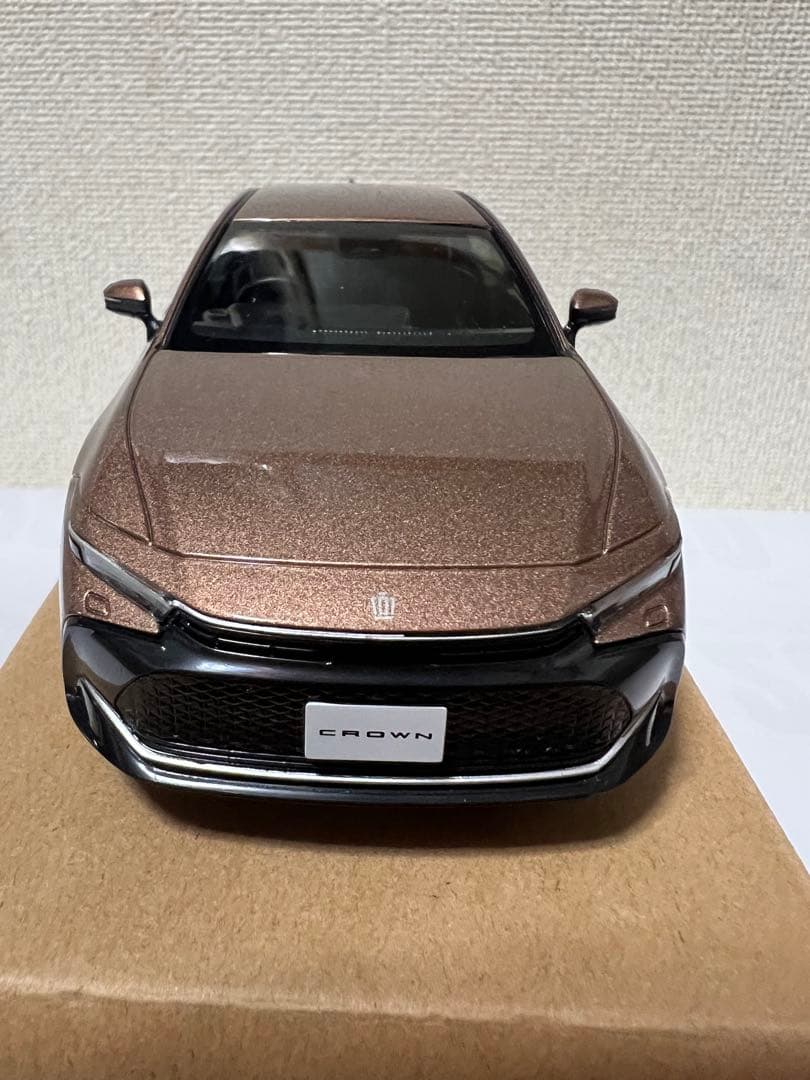 【非売品】 トヨタ CROWN 1/30 スケール ミニカー