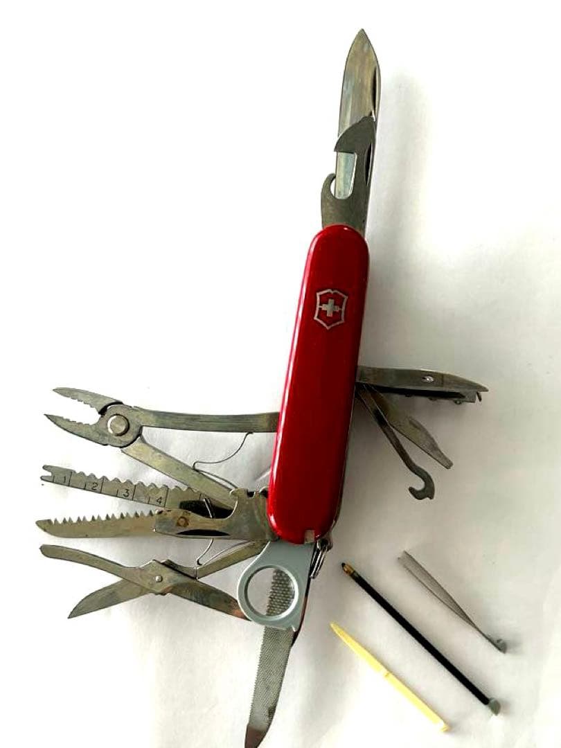 VICTORINOX マルチツール　スイスアーミーナイフ携帯折り畳みナイフ赤1点