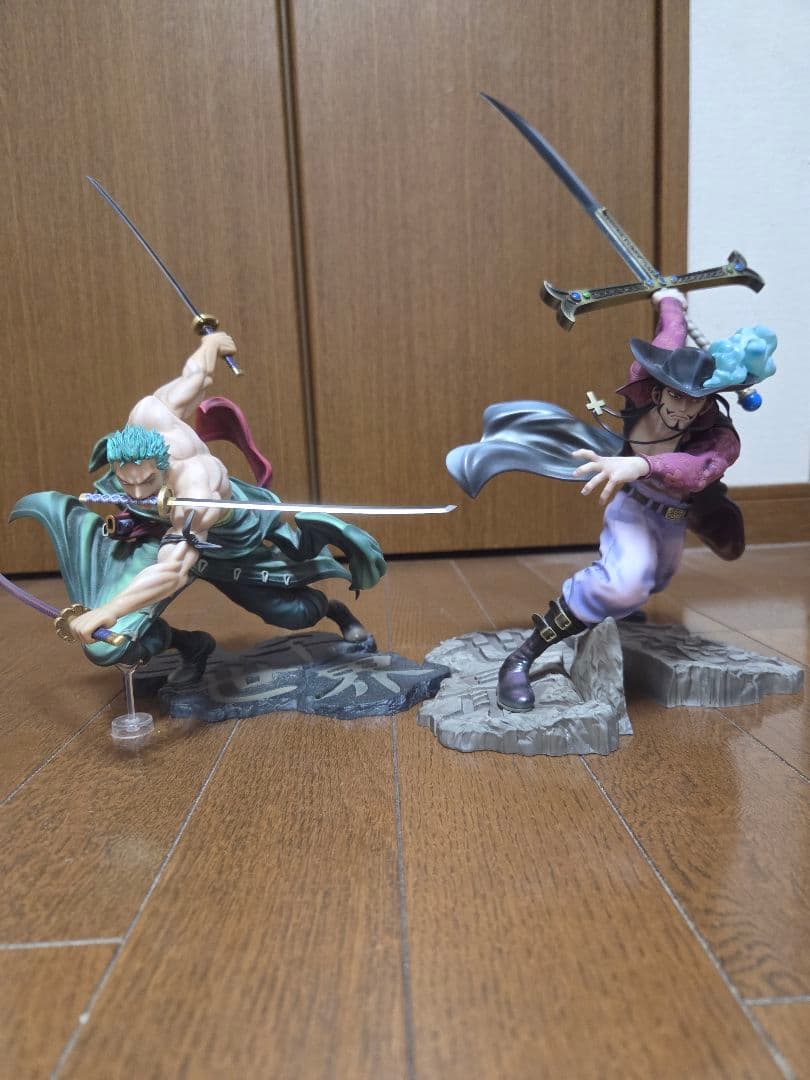 ワンピース ゾロとミホーク フィギュア　箱無し　呪術廻戦他アニメグッズおまけ