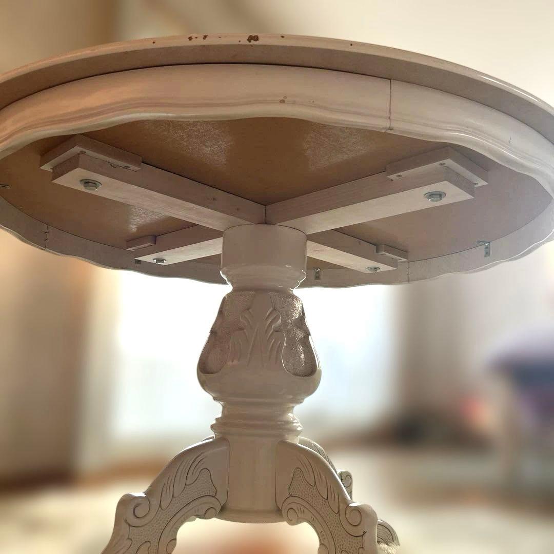 ホワイト円形木製テーブル