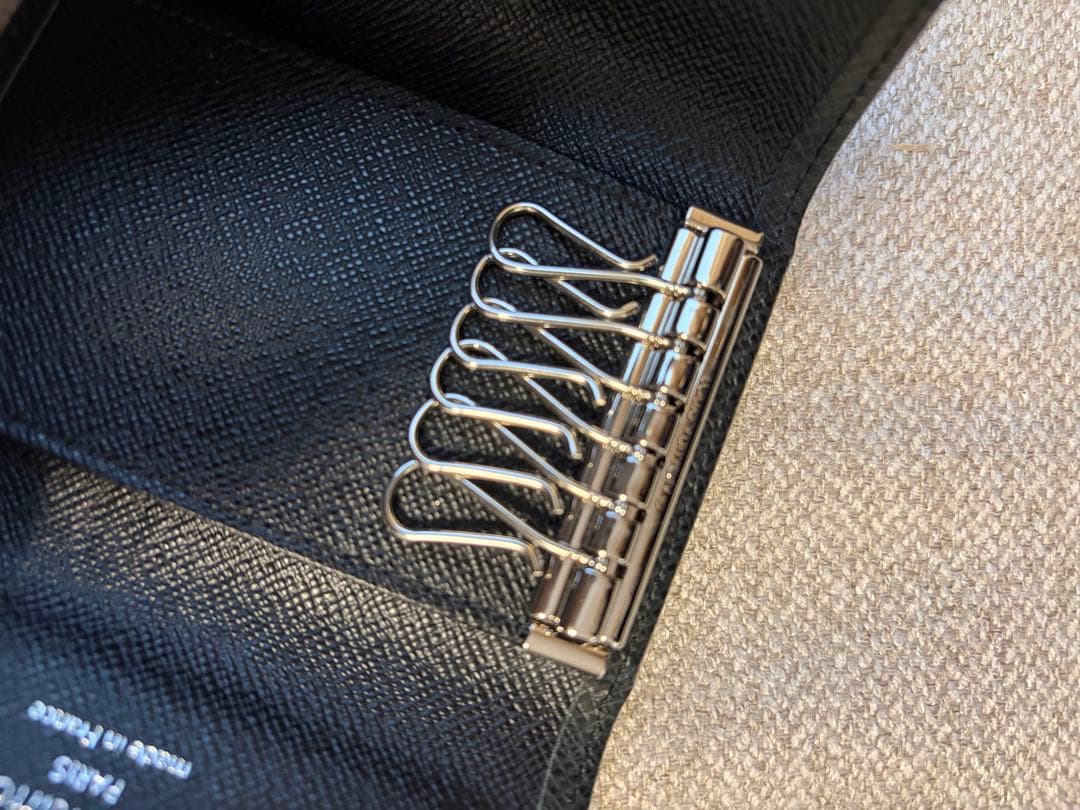 ルイヴィトンタイガ6連キーケース