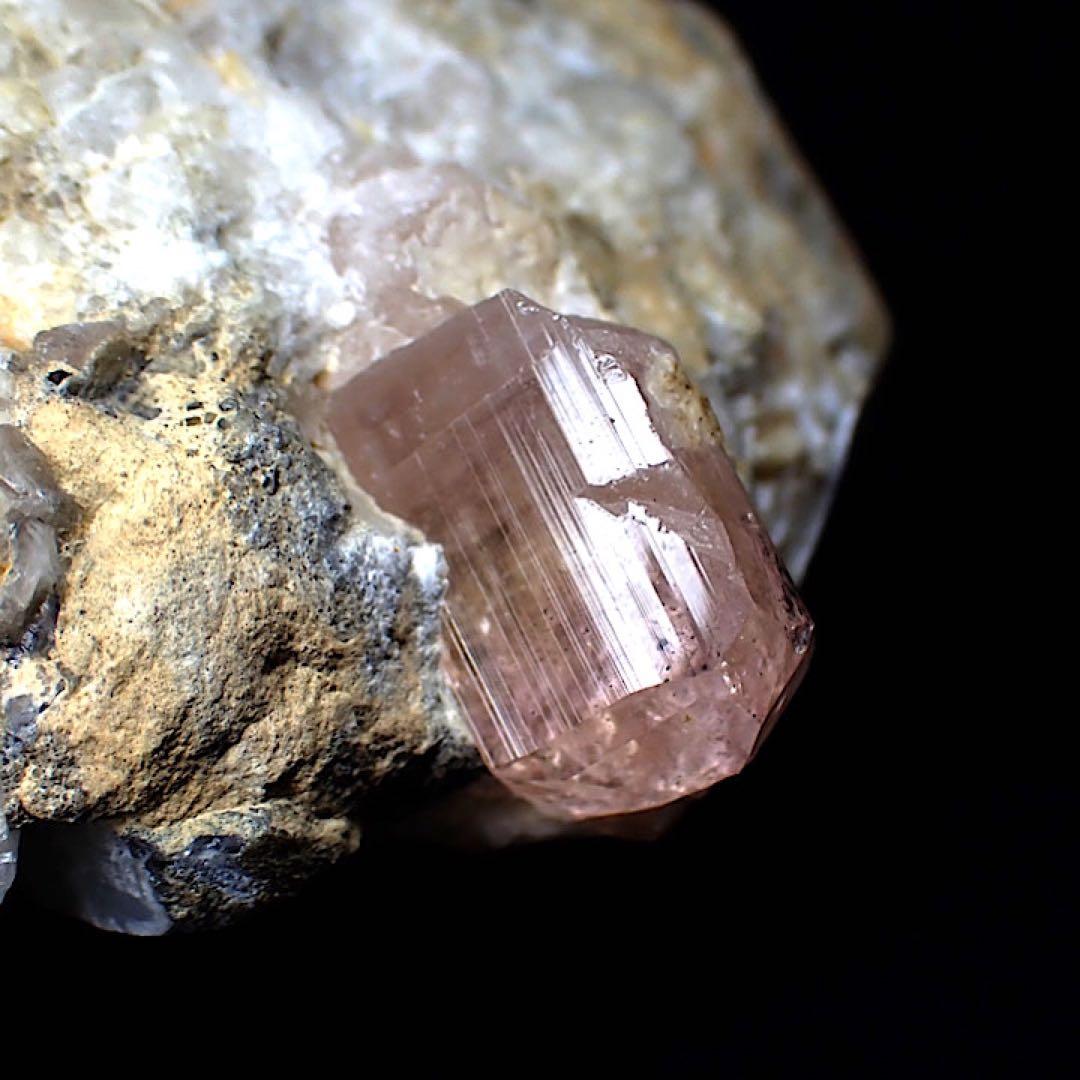 【パキスタン/カトラン産】ピンクインペリアルトパーズ