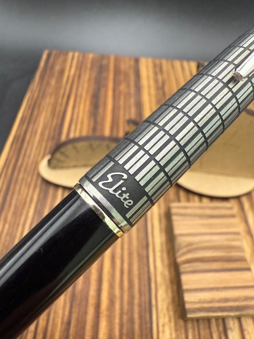 Pilot 万年筆 エリート 蝕刻 ショート 18K