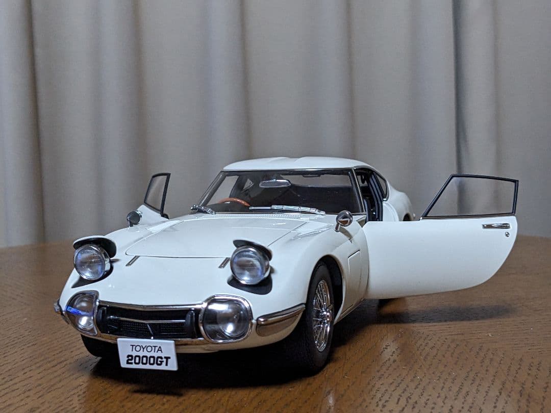 オートアート1/18　TOYOTA2000GT　ワイヤーホイール仕様