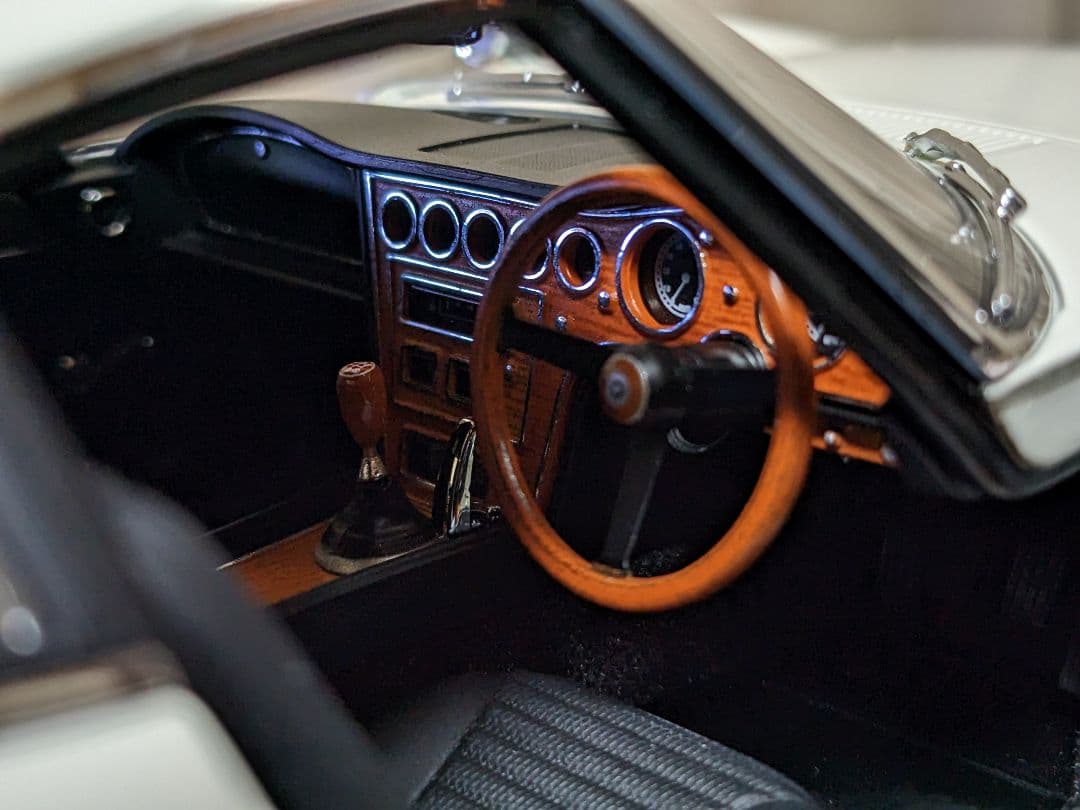 オートアート1/18　TOYOTA2000GT　ワイヤーホイール仕様