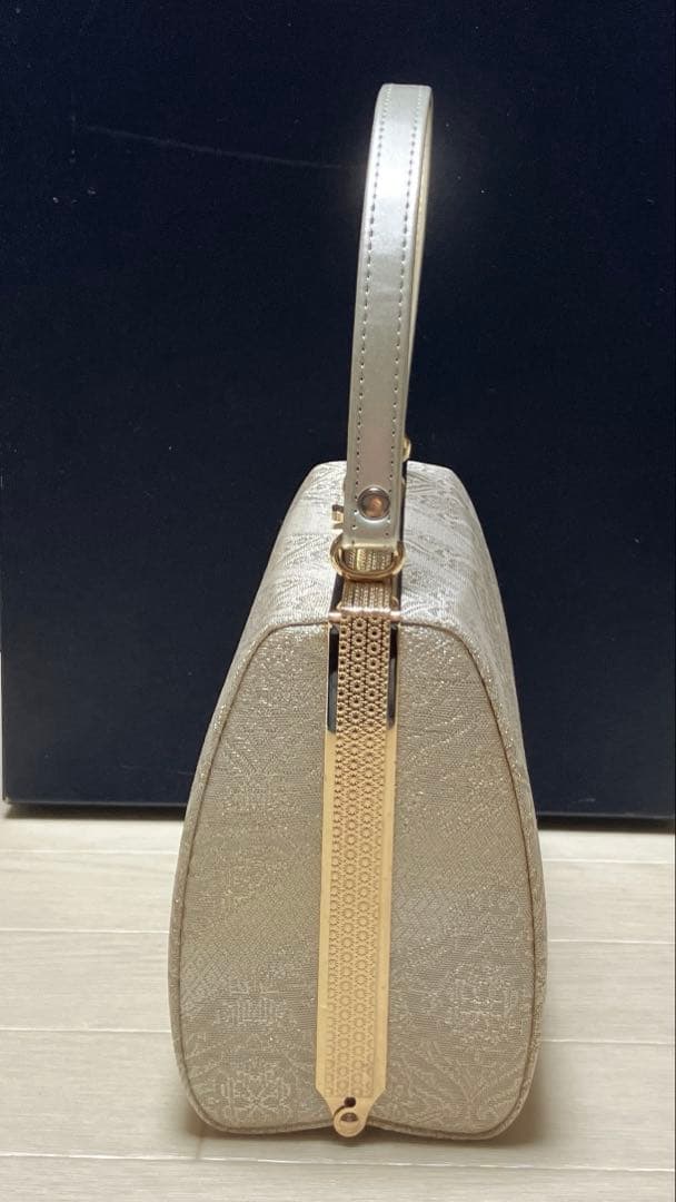 《美品》草履バッグセット　帯地　淡いゴールド