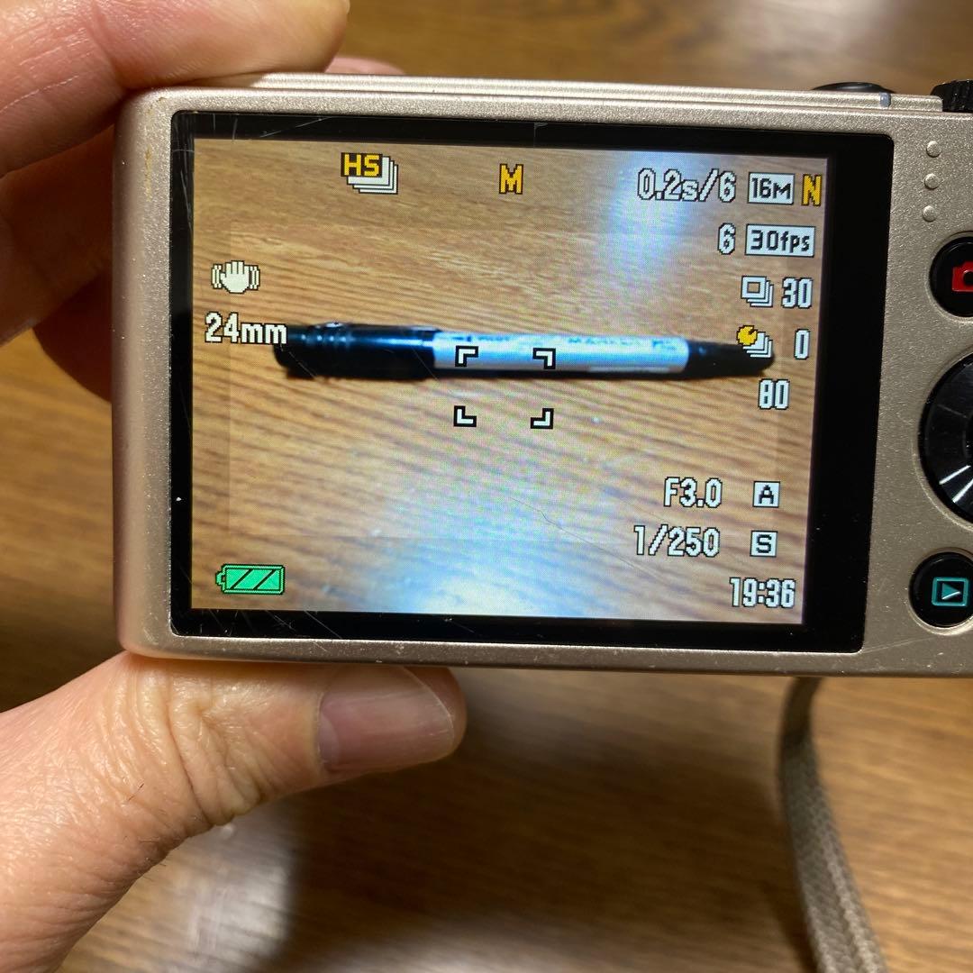 カシオ　EXILIM EZ-ZR300 ジャンク扱い　本体のみ