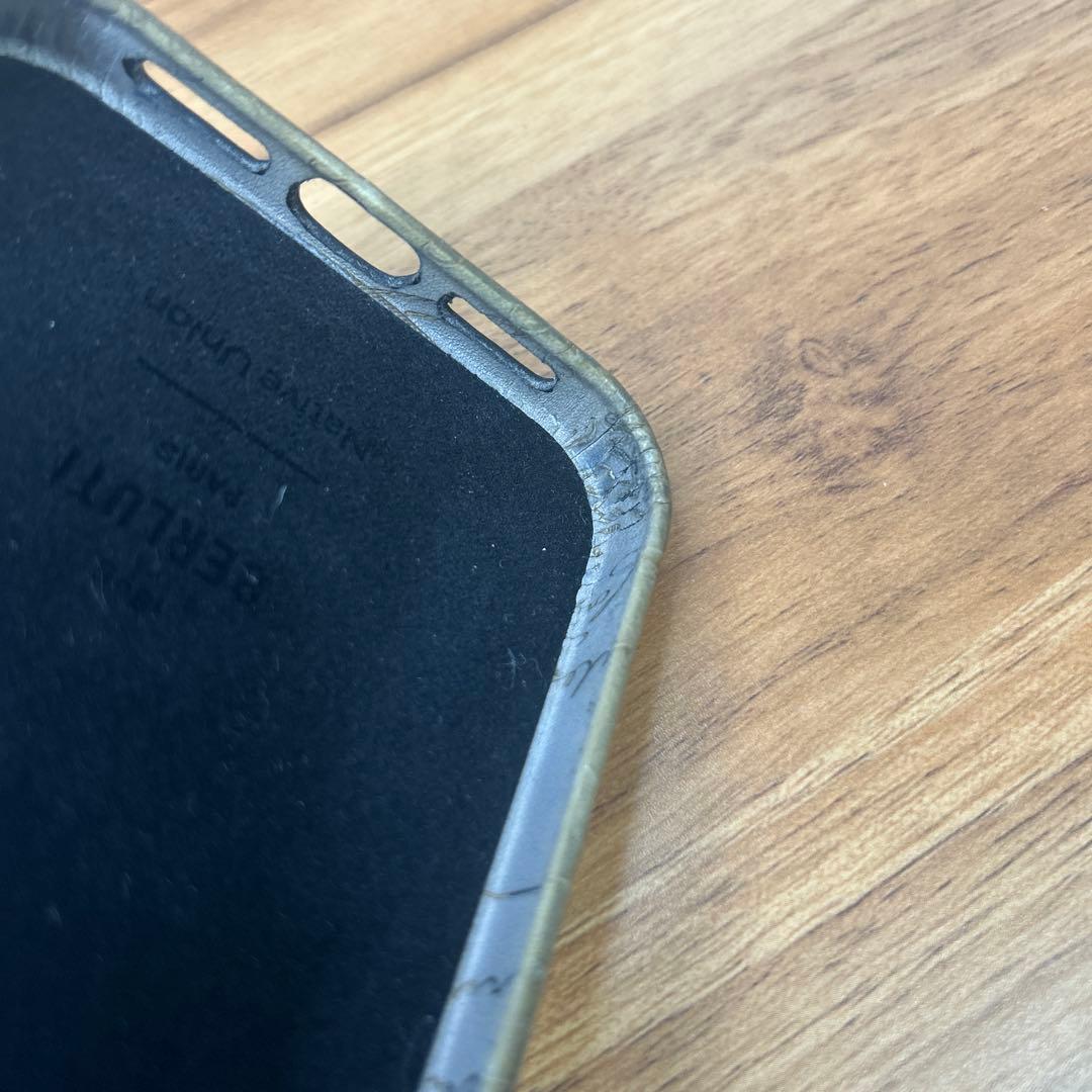 BERLUTI iPhone16 promaxスクリットレザー ライトアルミニオ