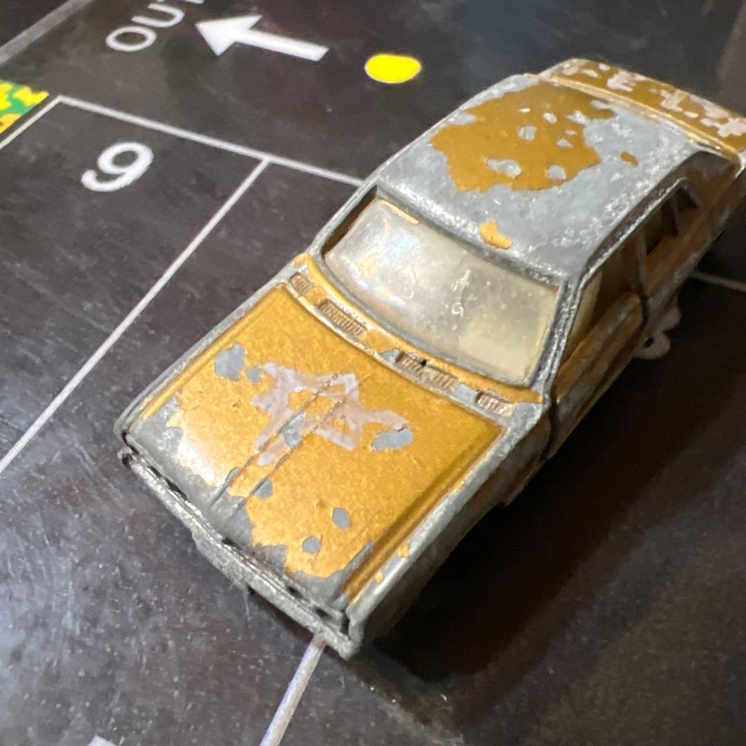 希少香港トミカ　日産セドリック　本体のみ