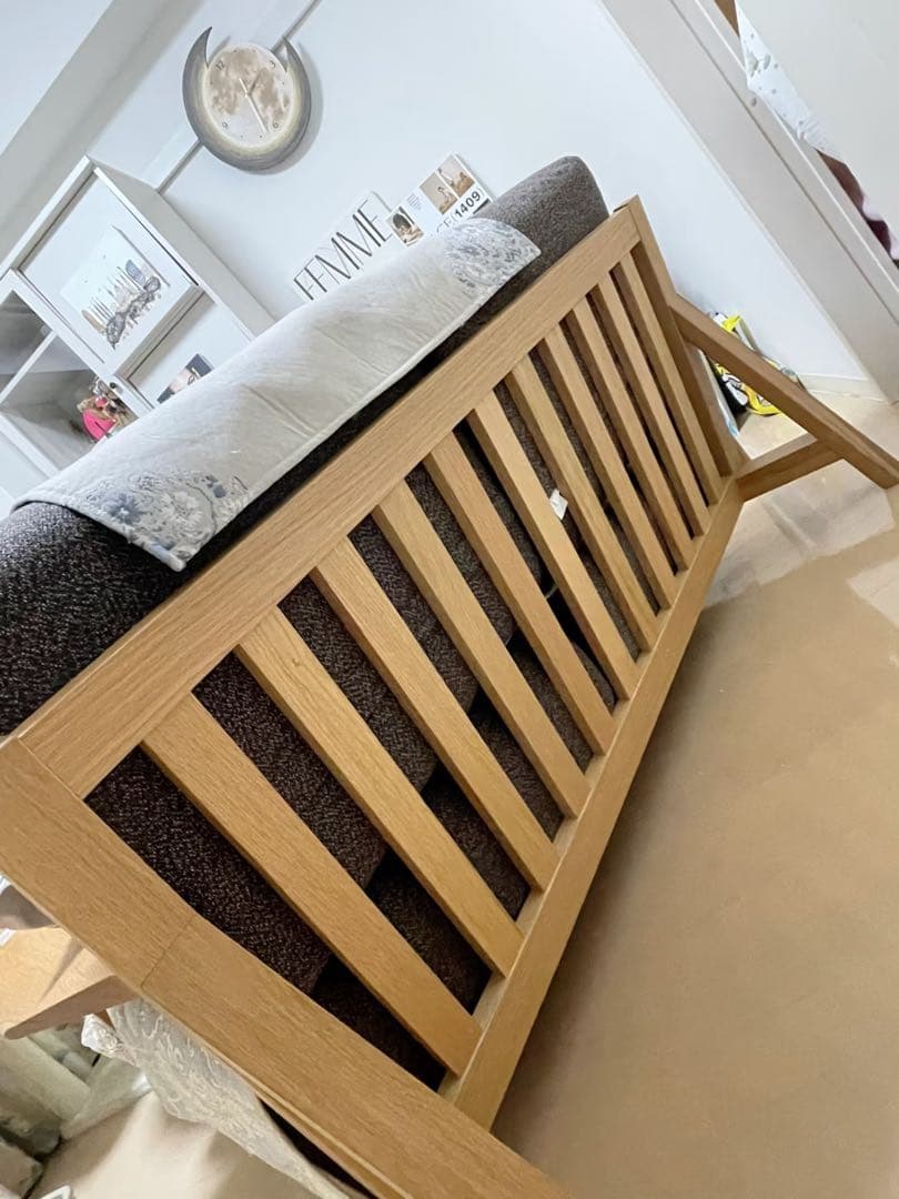 6　無印良品製木製フレーム2人掛けソファ