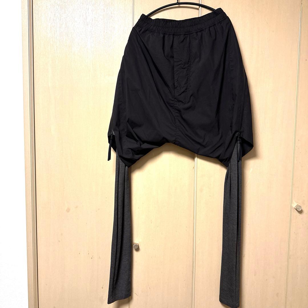 ニルズ ツイステッドクロッチパンツ