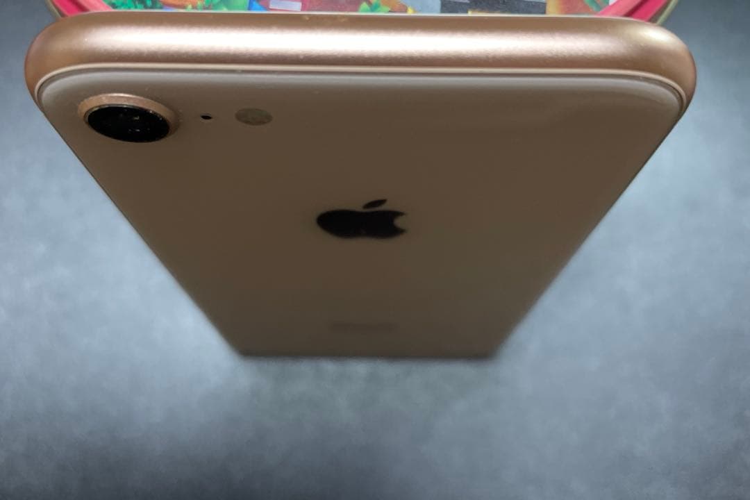 【美品】iPhone8 64GB 本体のみ　シャンパンゴールド