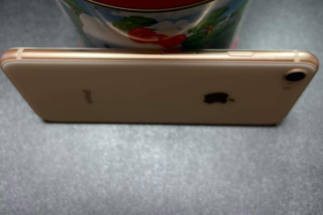 【美品】iPhone8 64GB 本体のみ　シャンパンゴールド