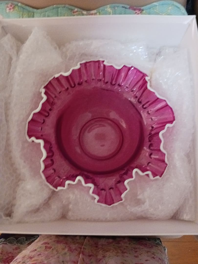 フリルエッジ ピンク 　　　ガラス花瓶 　　(ミシェール-ワン)