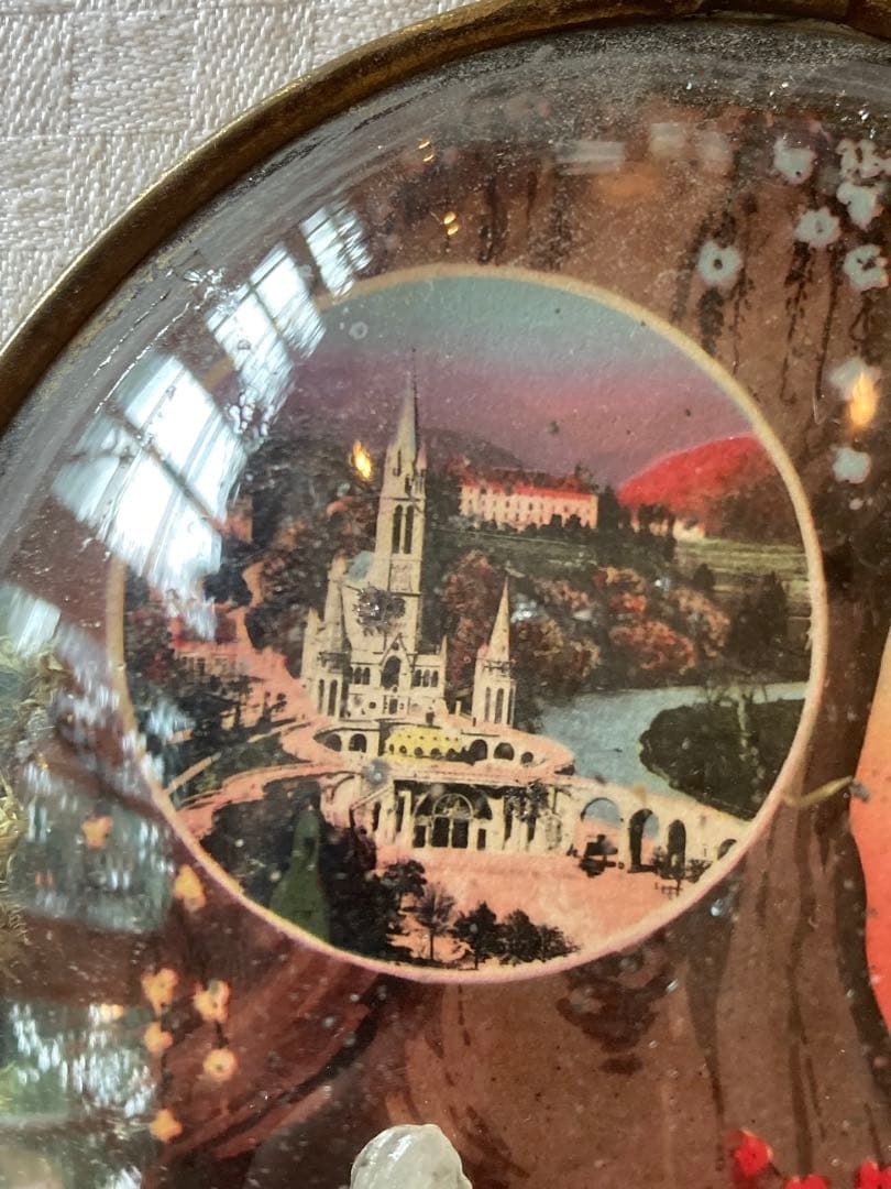 値下げ　フランス　アンティーク　ルルドの泉　聖母マリア　球面ガラス　額　フレーム