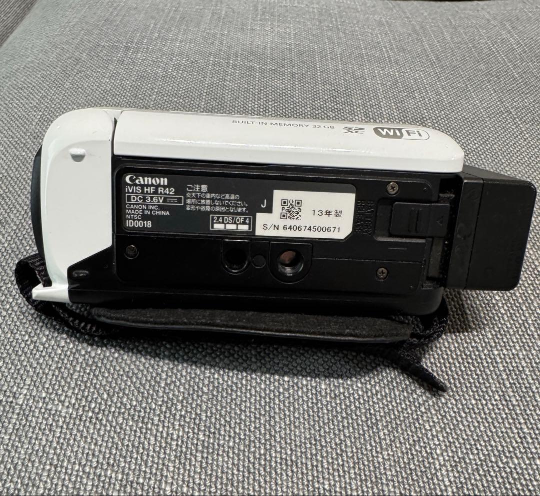 Canon iVIS HF R42 デジタルビデオカメラ　キャノン