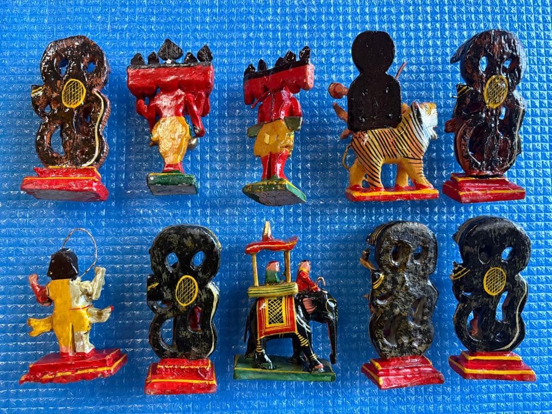 ヒンドゥー教の像　ビシュヌ　ハヌマーン　ドルガ　クリシュナ　ブラフマー