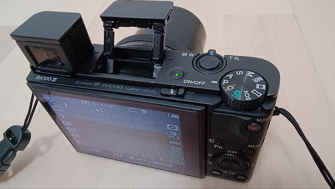 る*い様 高画質＆自撮りOK　Wi-Fi機能搭載！ソニー DSC-RX100M3