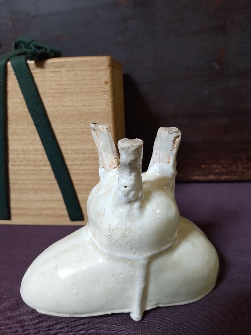 磁州窯　 白磁   爵形盃　　　無疵完品