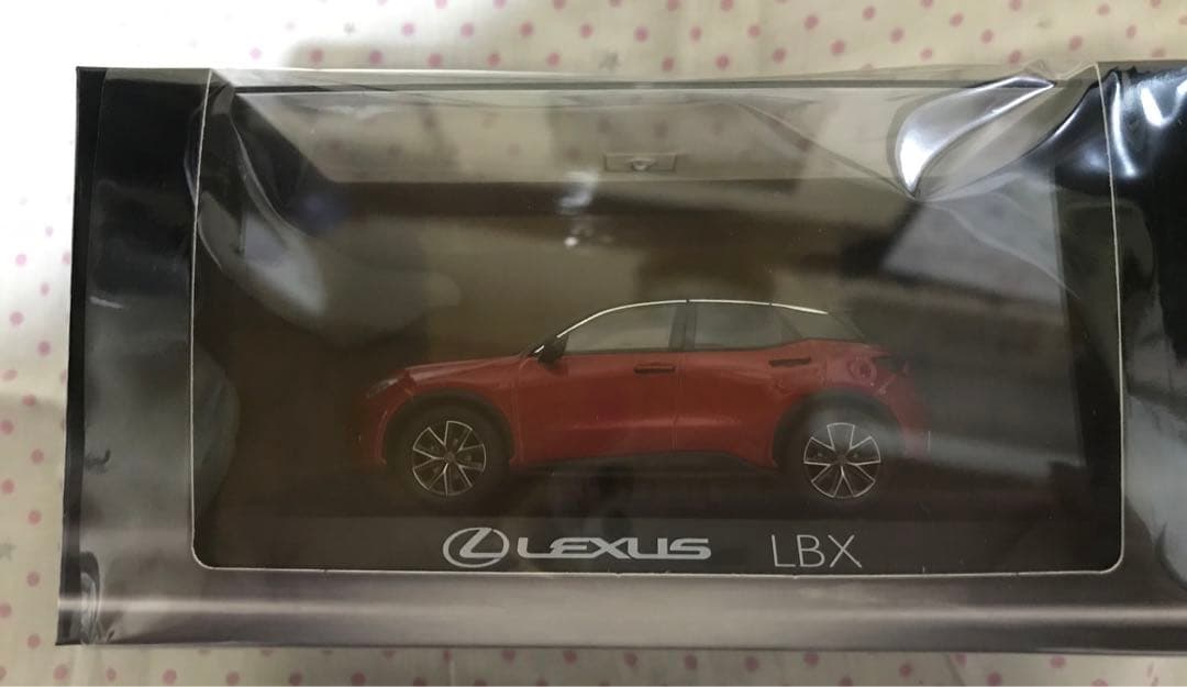 レクサス　LBX 左ハンドル　京商　③