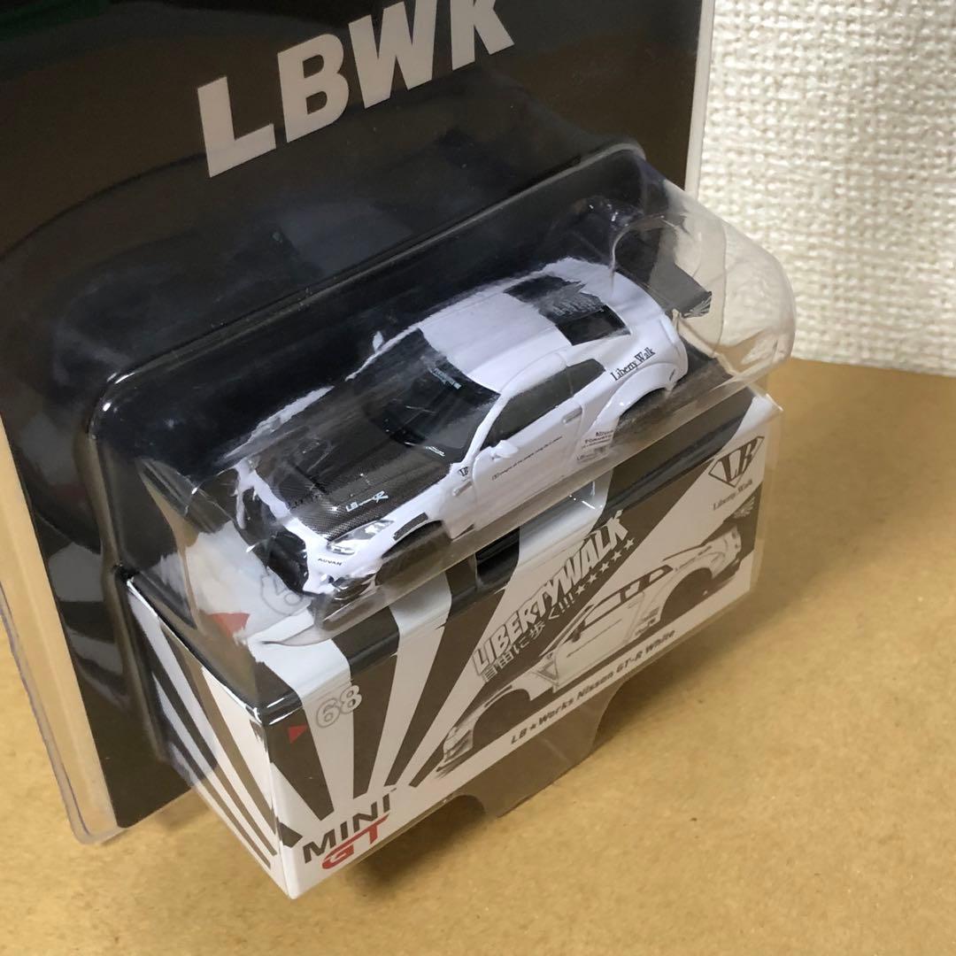 MINI GT ミニGT　LB WORKS　NISSAN GT-R　WHITE