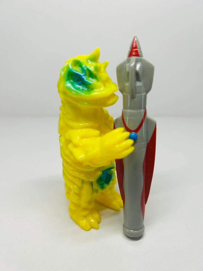 ベアモデル　シーボーズ　ロケット　ミサイル　ソフビ 黄色　怪獣　ウルトラマン