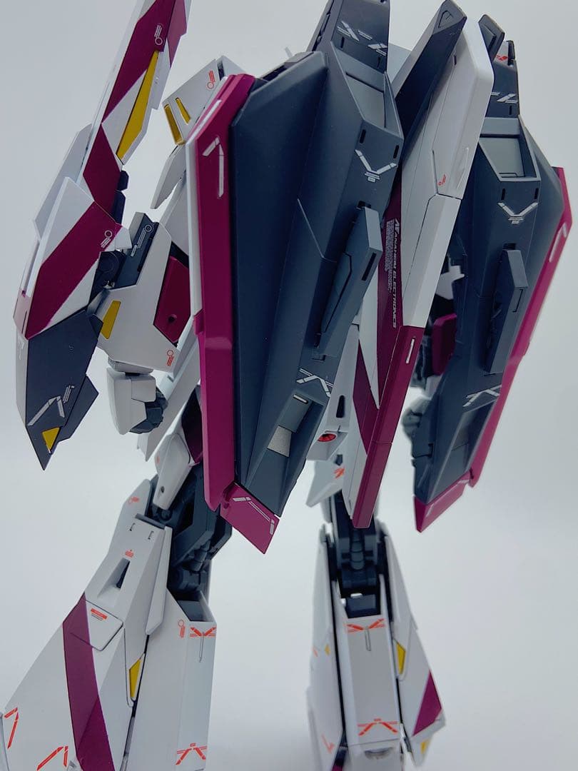 MG 1/100 ゼータガンダム Ver.Ka zガンダム3号機　全塗装完成品