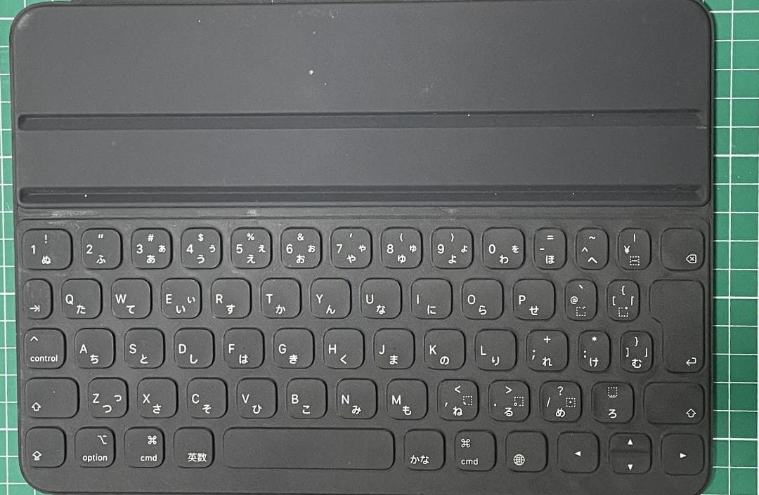 iPad Air5 Wi-Fiモデル256GB スペースグレイキーボードカバー付