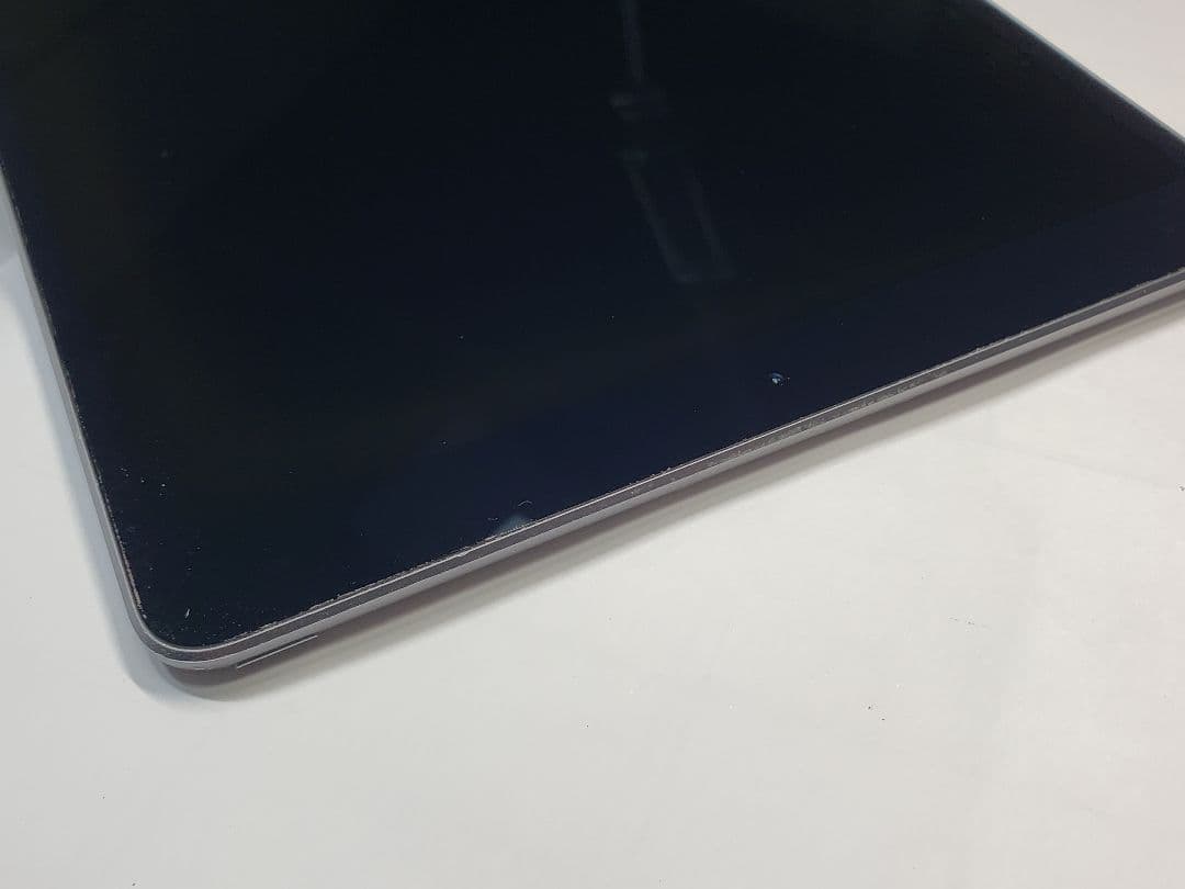 iPad　A2152 iPad　Air 第３世代　Wi-Fi 64GB 　中古