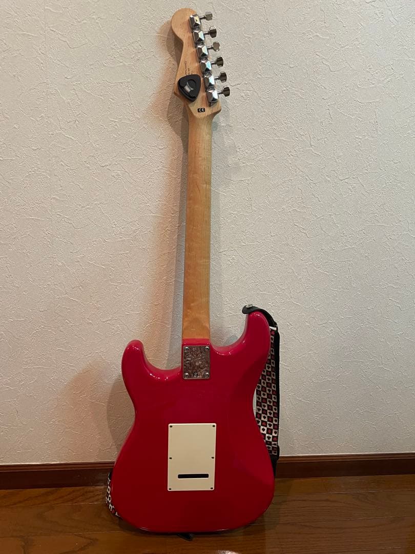 ぺ*】様 Squier エレキギター レッド ケース&シールド&ピックホルダー付