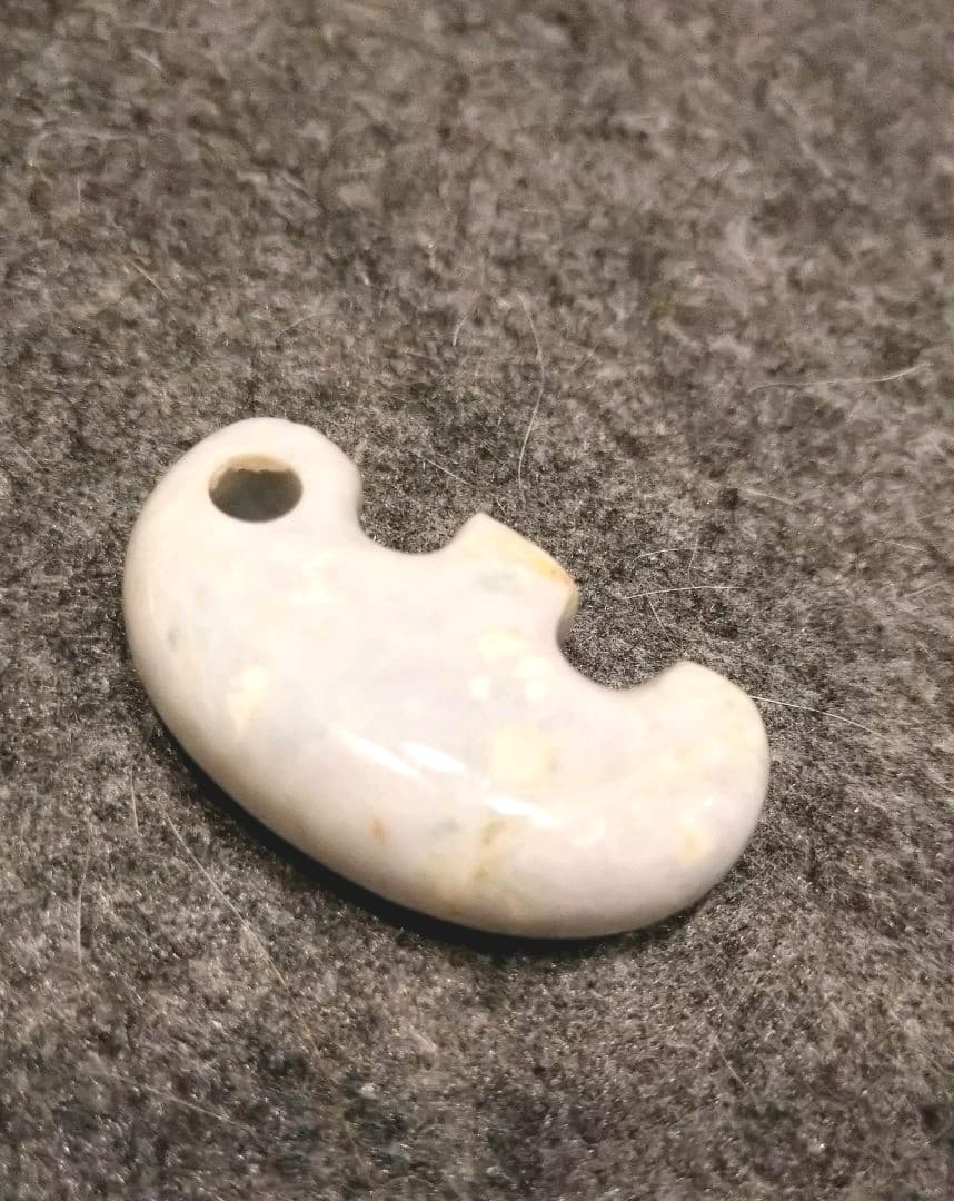 糸魚川翡翠 獣型勾玉 40mm