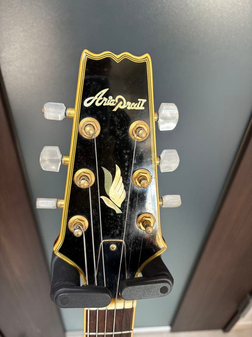 Aria Pro II セミアコースティックギター レッド