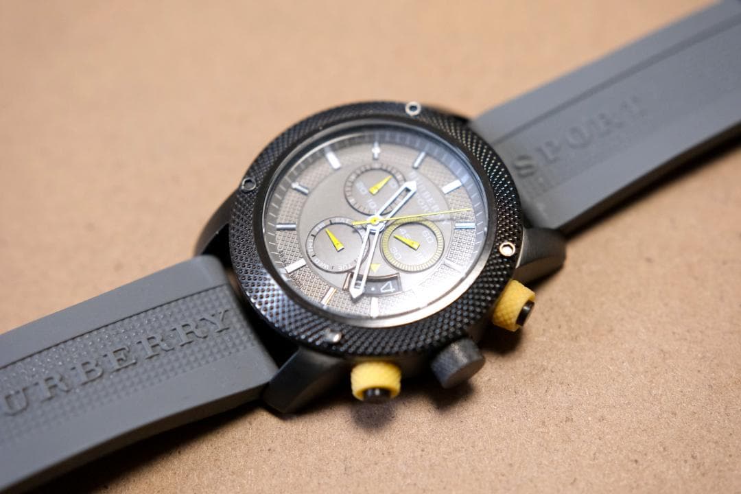 Burberry Sport グレー クロノグラフ 腕時計 （BU7713）