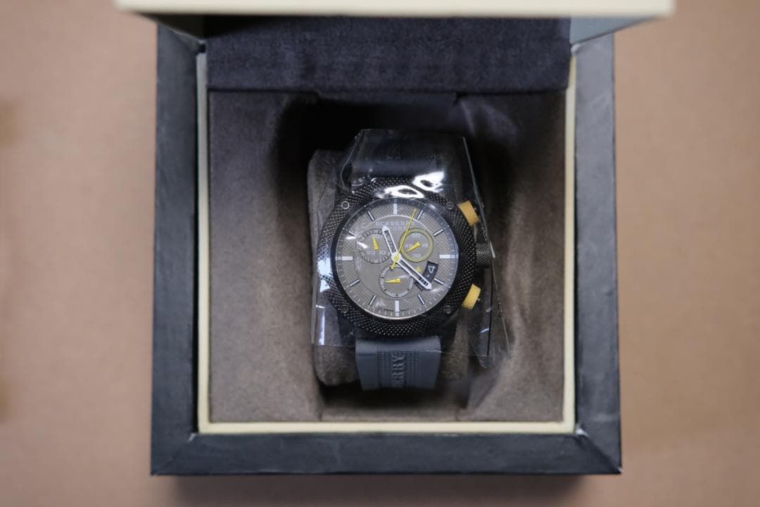 Burberry Sport グレー クロノグラフ 腕時計 （BU7713）