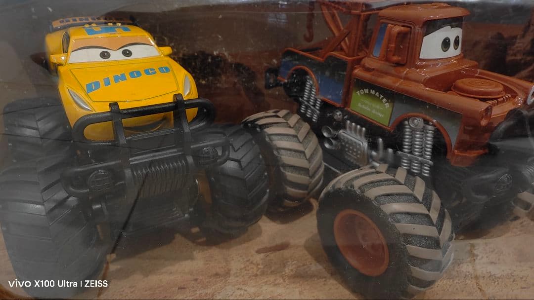 【激安】 カーズ モンスタートラック ミニカー　4台セット ラミレス メーター