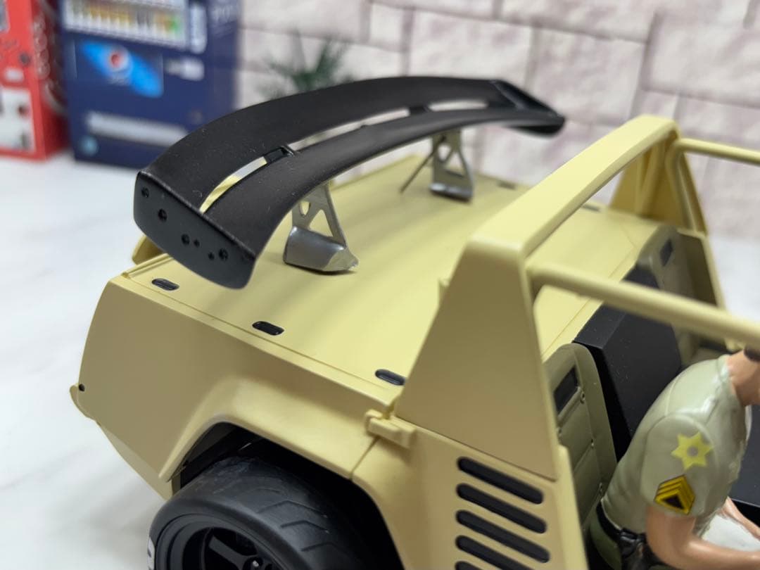 1/18ミニカー ランボルギーニ チーター　カスタム　フィギュア2体付き