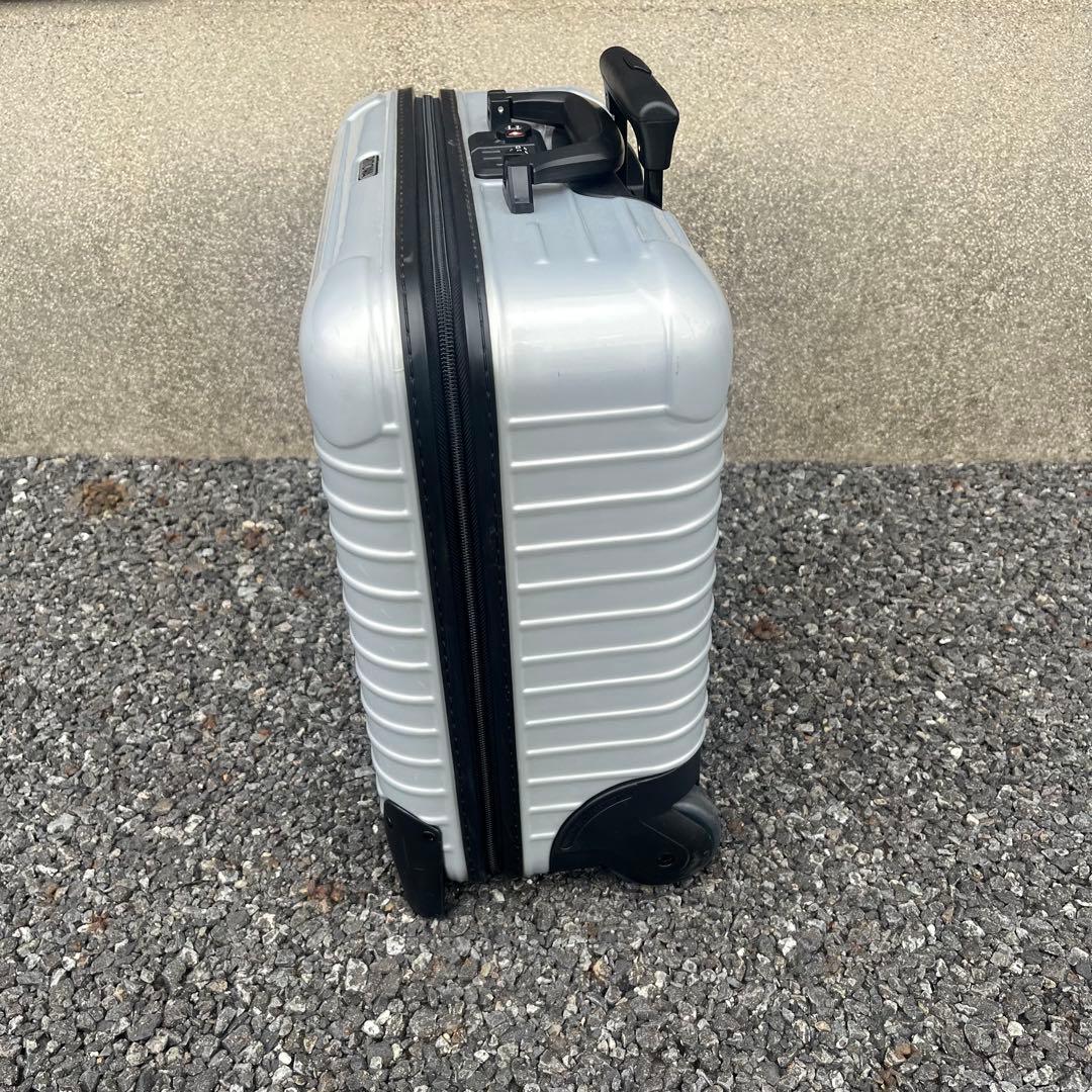 【美品】リモワ　サルサ　ビジネストローリー　機内持込可　TSA搭載 23L