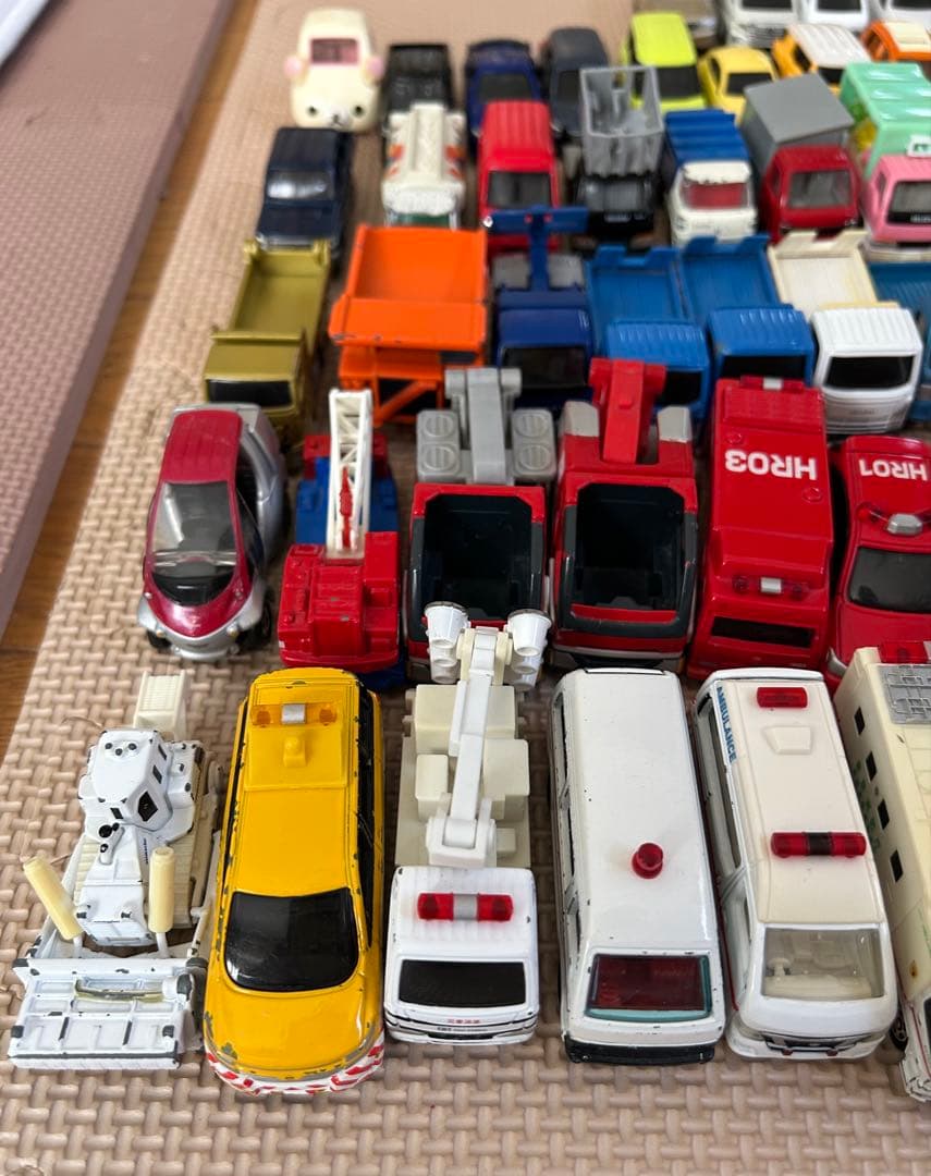 トミカ まとめ売り　85台