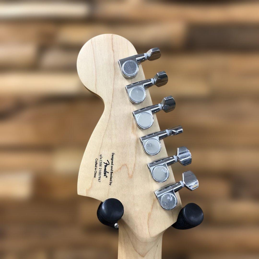 【美品】　エレキギター　 Squier（スクワイヤー）　ストラトタイプ　ホワイト