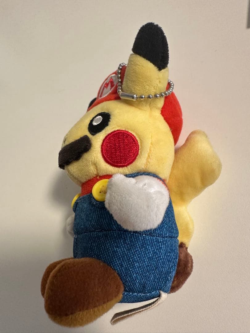 【美品】マリオピカチュウ キーホルダー