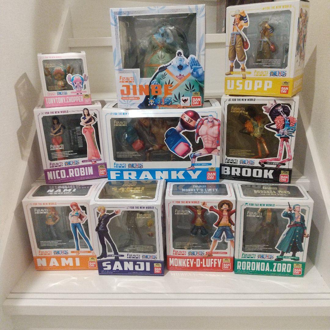 ワンピース　麦わらの一味　フィギュア セブンイレブン