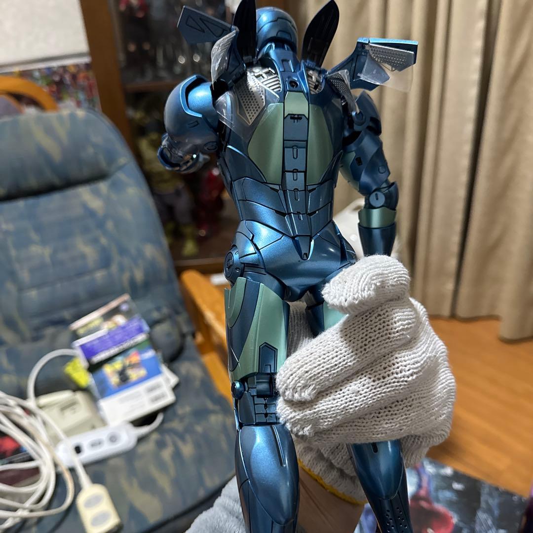 アイアンマン　マーク3 ブルーステルス　ホットトイズ