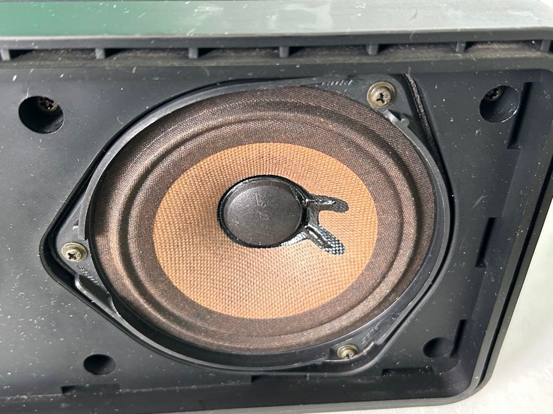 BOSE101SDVMと横棒用天吊り金具