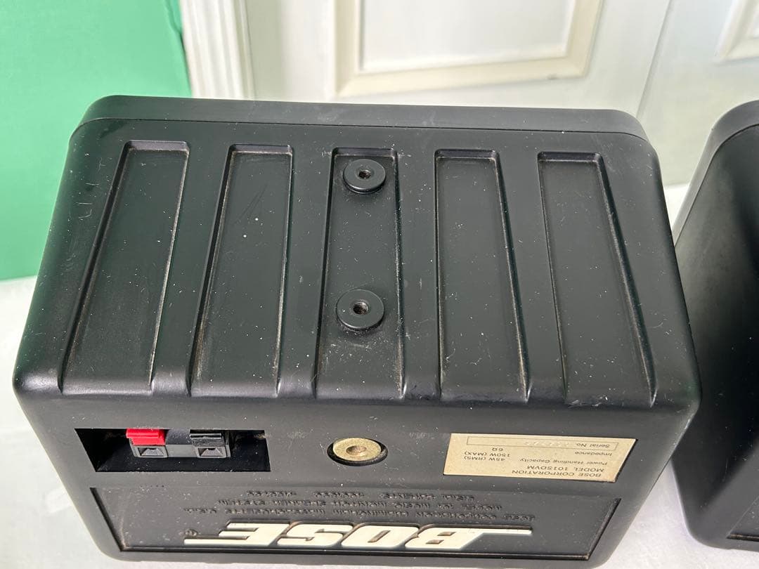 BOSE101SDVMと横棒用天吊り金具