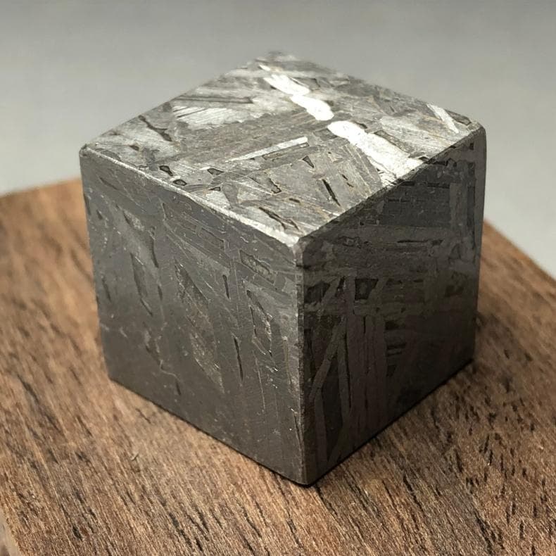 アルタイ隕石　隕石　メテオライト 立方体　 鉄隕石　重さ65ｇ