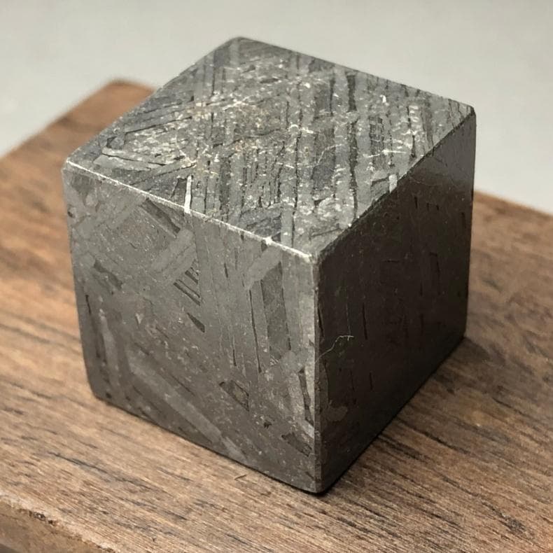 アルタイ隕石　隕石　メテオライト 立方体　 鉄隕石　重さ65ｇ