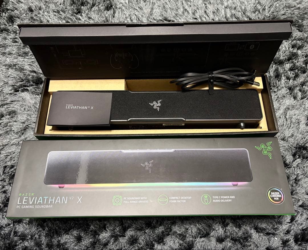 Razer 去年発売のキーボード＆人気のサウンドバー(スピーカー)セット