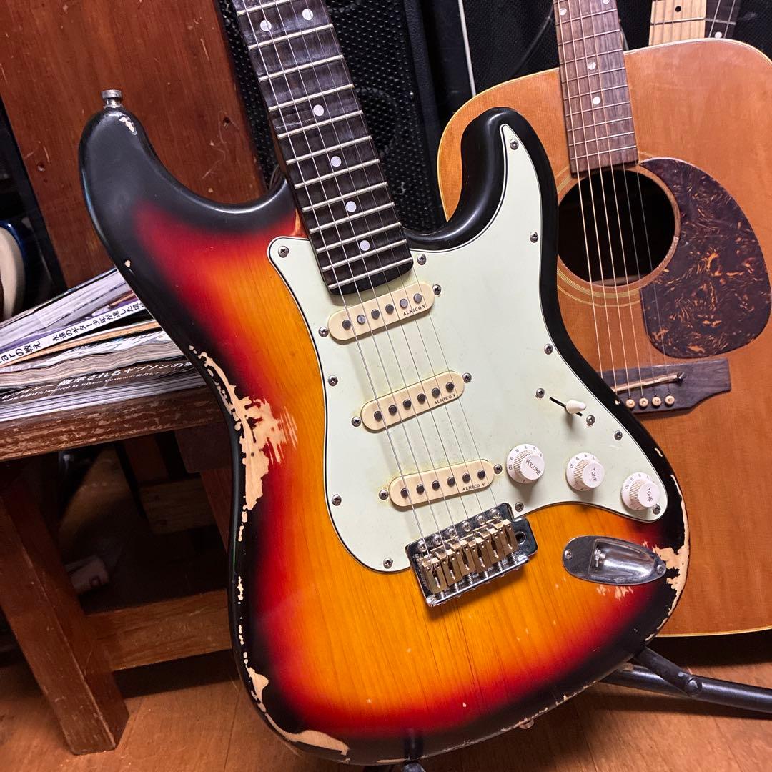 非Fenderストラト イングウェイ　スキャロップ　柾目ネック