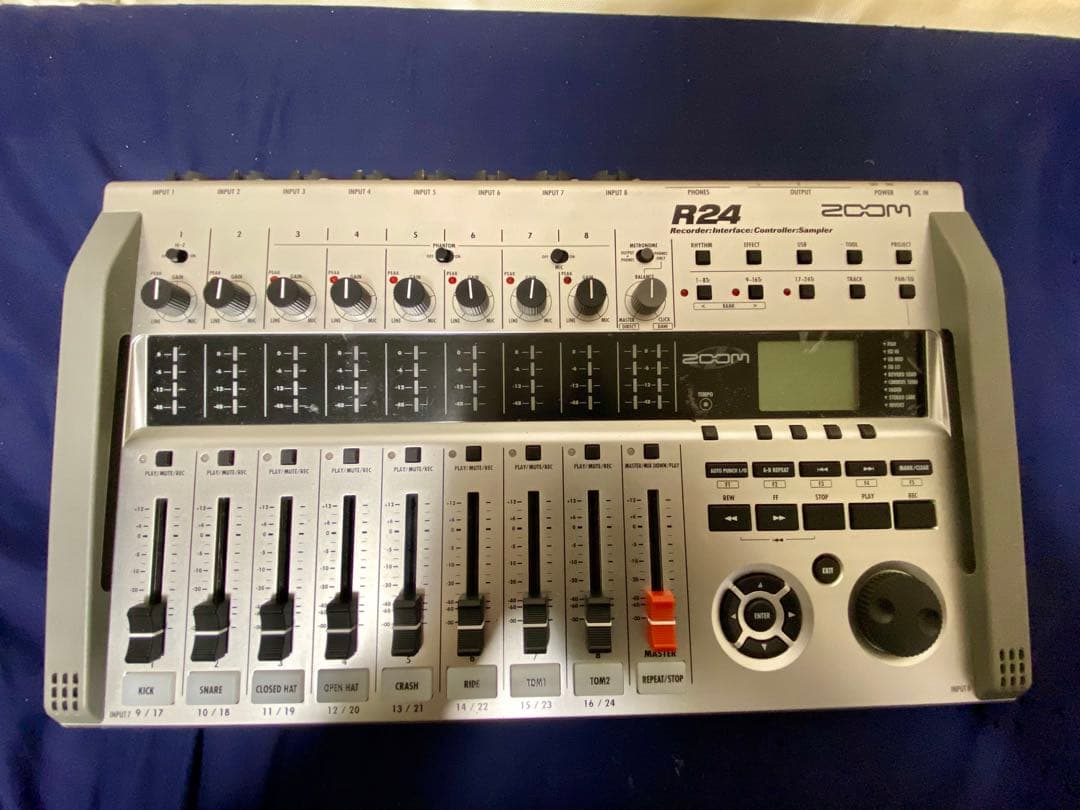 【美品】ZOOM R24 マルチトラックレコーダー