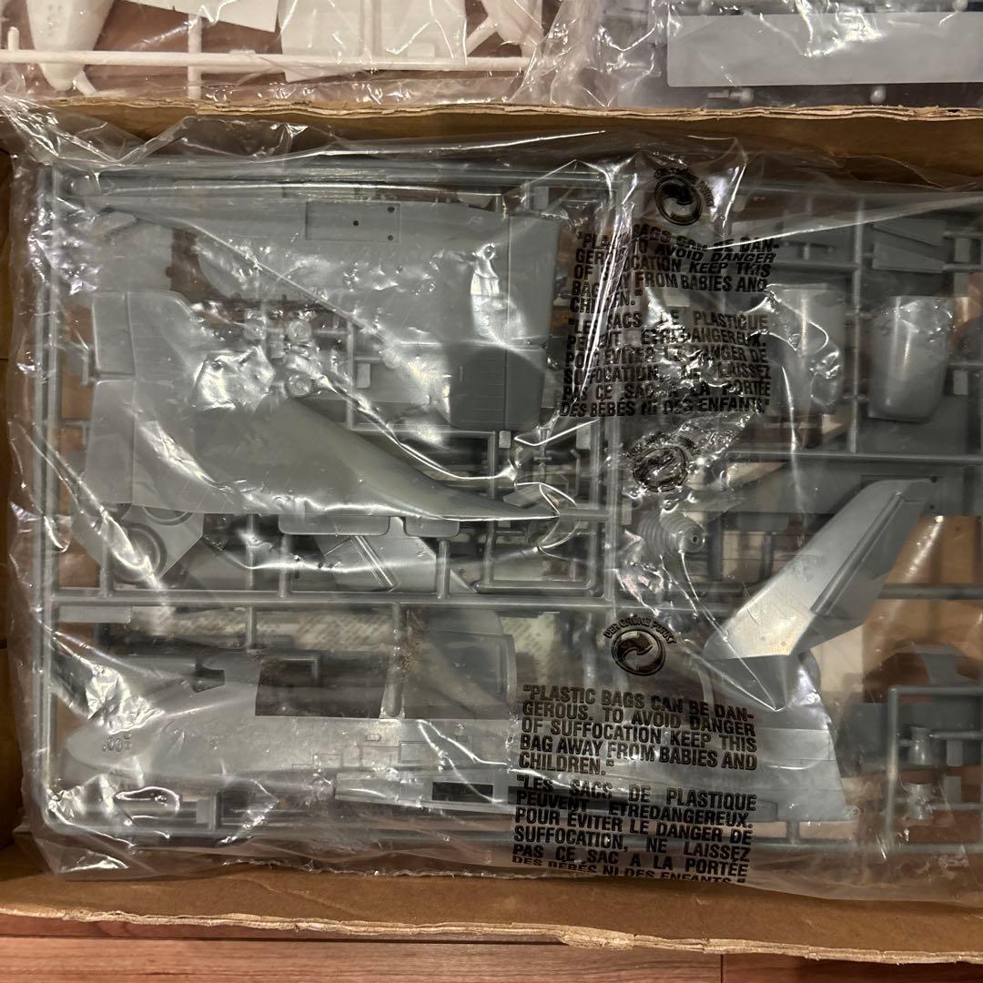 【未組立セット】スペースシャトル　打ち上げ発射台　アルマゲドン　プラモデル